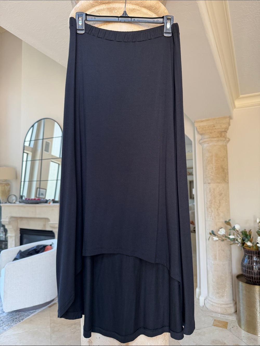 Amour Vert Black High-Low Jersey Skirt Size Small